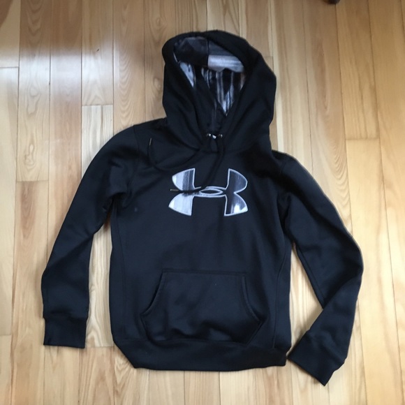 Under Armour Other - Boys Under Armour Sweatshirt
